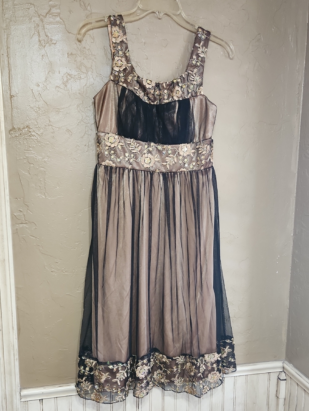 R&M Richard Gold Floral Emboidered Tulle Dress Size 6